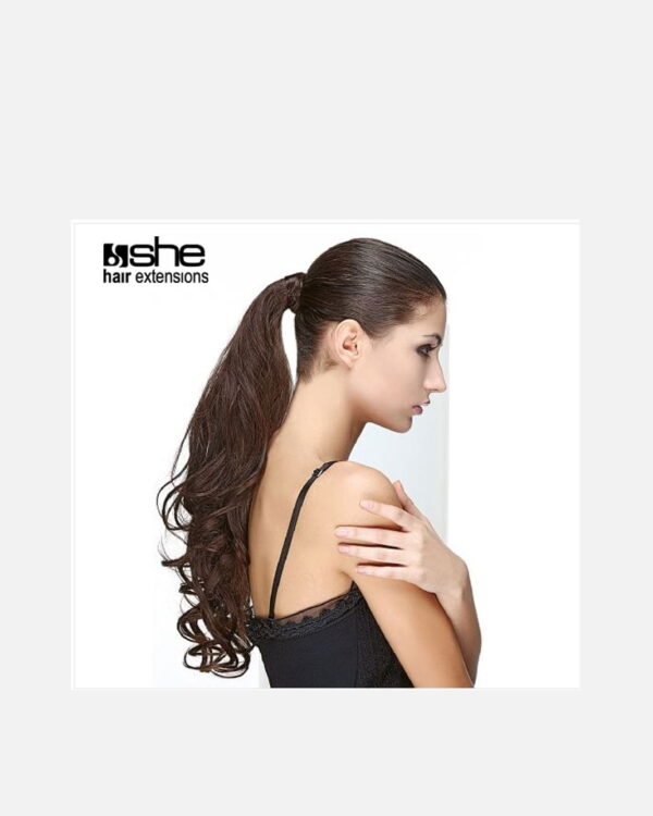 Janet Coda in Capelli Naturali She